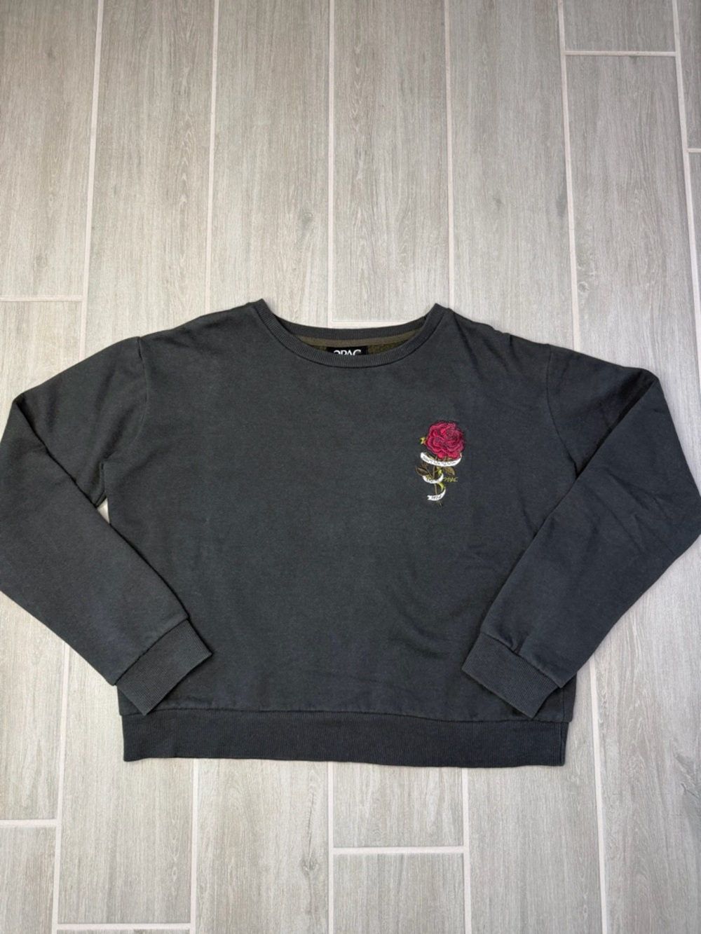 2PAC Women’s Black Cotton Fleece Embroidered Rose Graphic Crewneck Pullover